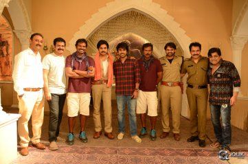 Ram Charan Meets Pawan Kalyan On The Sets Of Sardaar Gabbar Singh